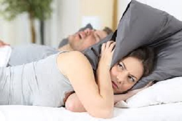 There is a direct relation between high BP and snoring, research revealed. Australian researchers claimed that people with high BP also snore more.