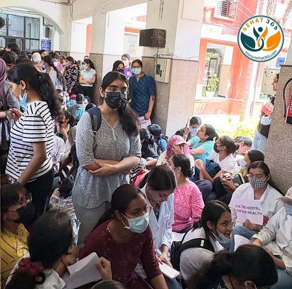 Lady Harding's students will have to wait for the new hostel for AC; after the students' sit-in protest, the principal issued an official letter